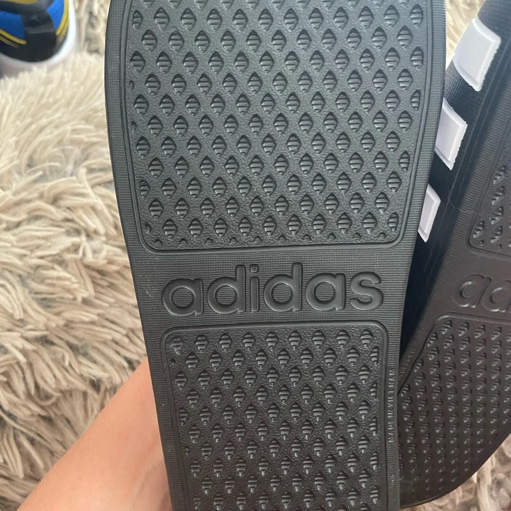 Adidas - Picture 2 of 3